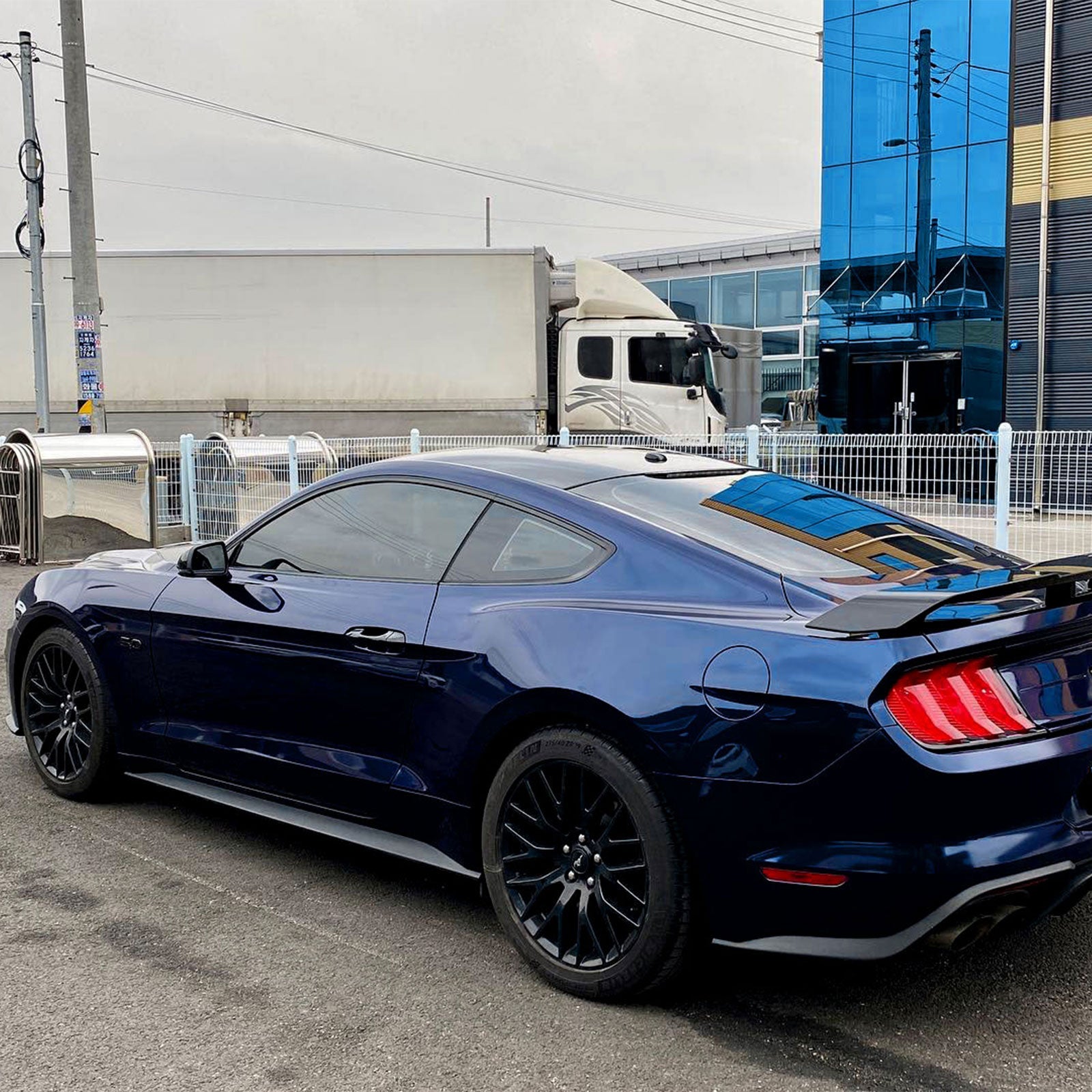 Glossy Metallic Tanzanite Blue Color PPF (Paint Protection Film)