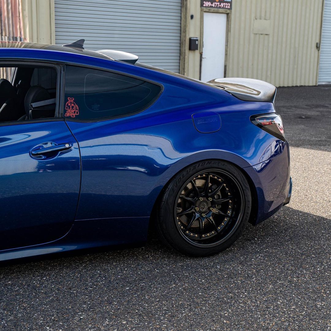 Glossy Metallic Everton Blue Vinyl Wrap