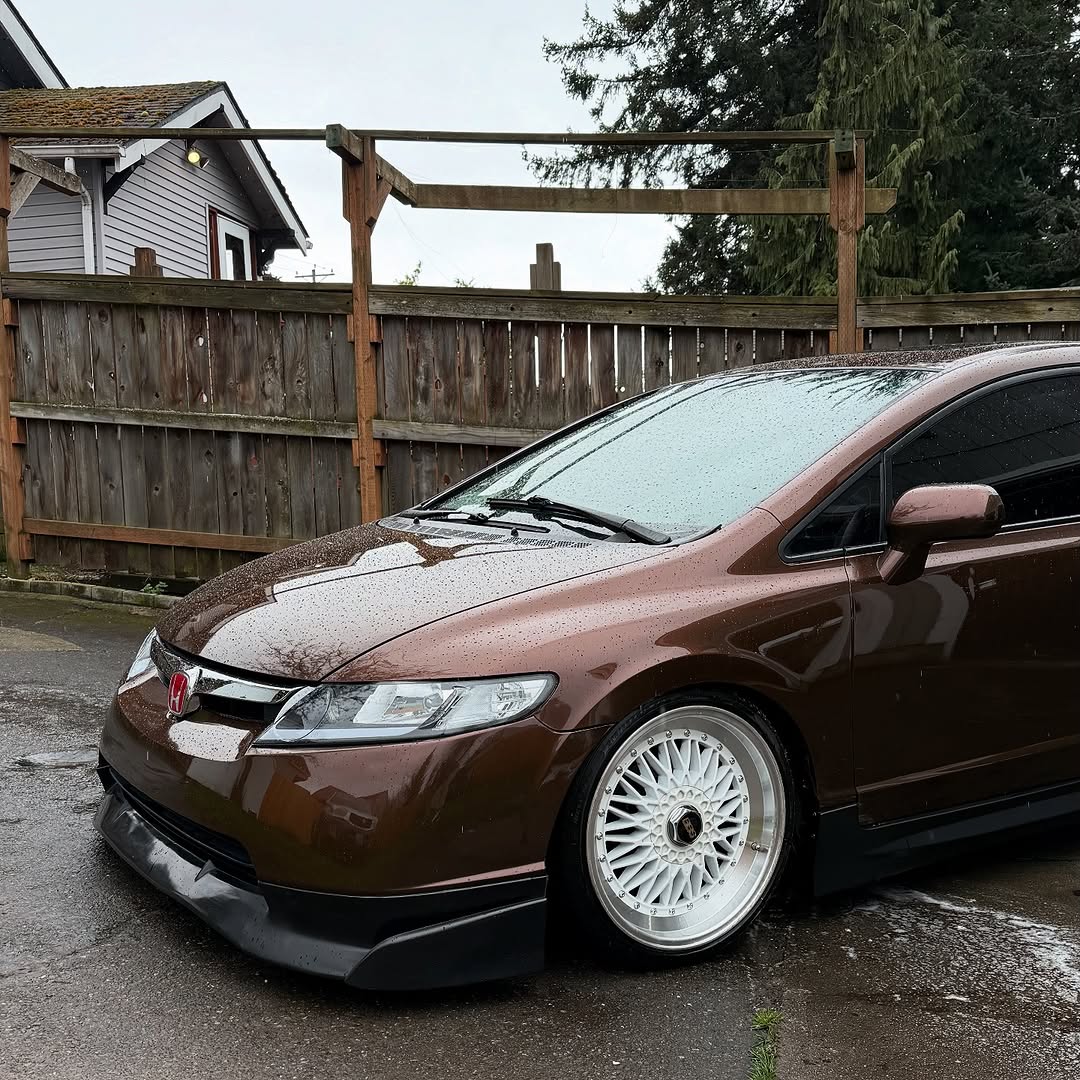 Glossy Metallic Mocha Brown Vinyl Wrap